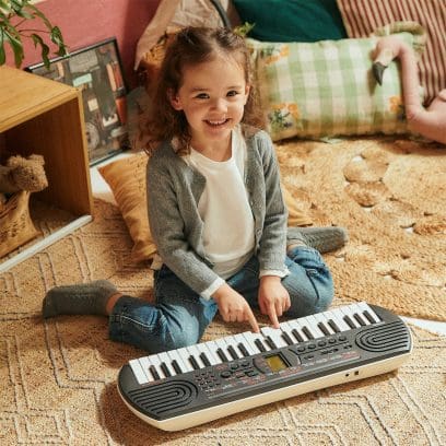 Casio SA-81 44 Note Keyboard with LCD Screen